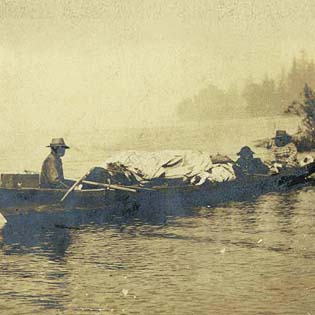 Cheshiahud and others in a canoe on Lake Union, ca. 1885. Canoes carried people and goods along regional waterways. The largest canoes made on Puget Sound could carry four to five tons of cargo or up to 30 people. Photo courtesy MOHAI, SHS2228.
