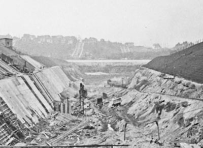 Looking east at Montlake Cut construction, Seattle, September 12, 1914. Courtesy Seattle Municipal Archives (Image No. 390)